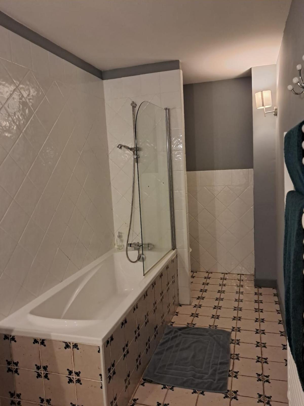 Nabat Le Haut, Chambre Et Table D'Hotes Courniou Luaran gambar